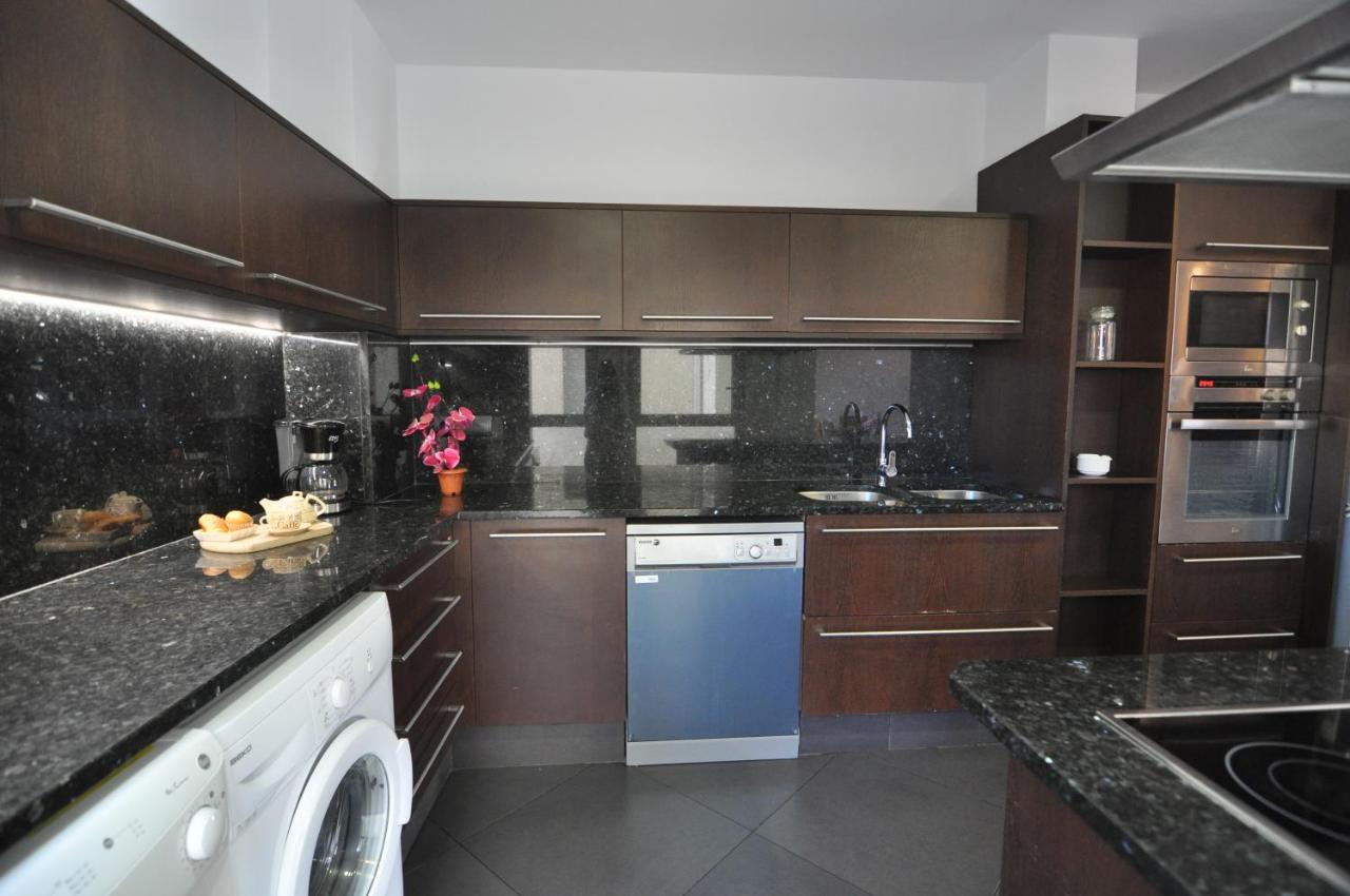 Rnet - Apartments Roses Centre Екстер'єр фото