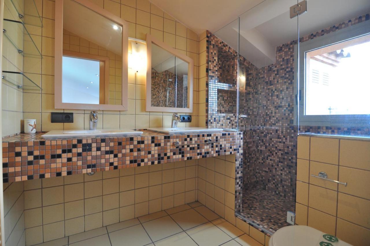 Rnet - Apartments Roses Centre Екстер'єр фото